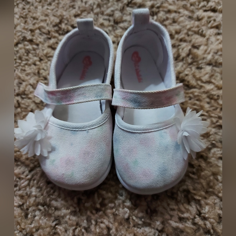 Girls shoes